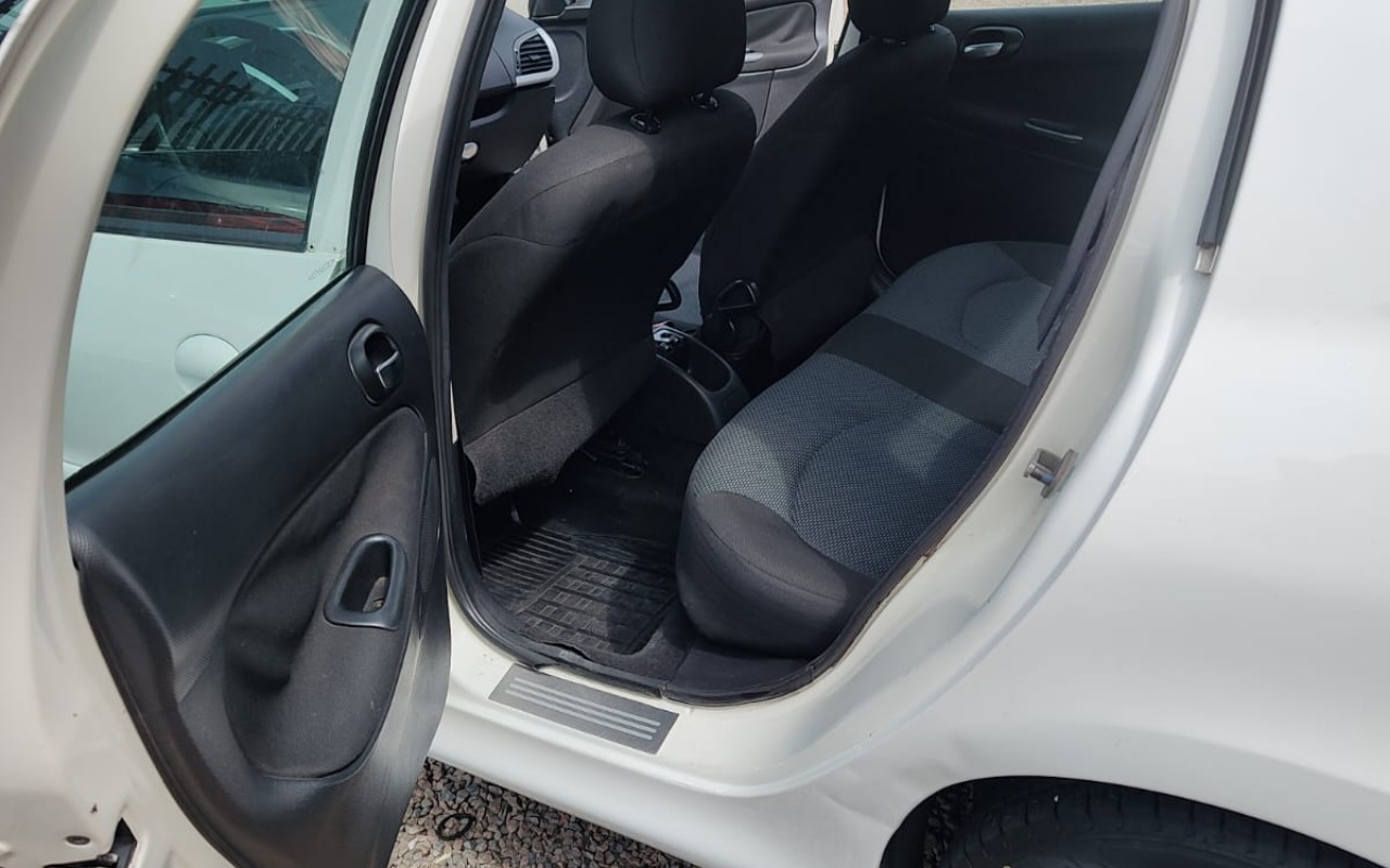 imagem-https://www.socarrao.com.br/sc-vehicle-images-prod/3522482/1788022831886-V2hhdHNBcHAgSW1hZ2UgMjAyNi0wOC0yOSBhdCAxMi4wNy41NyAoMykuanBlZw.jpeg