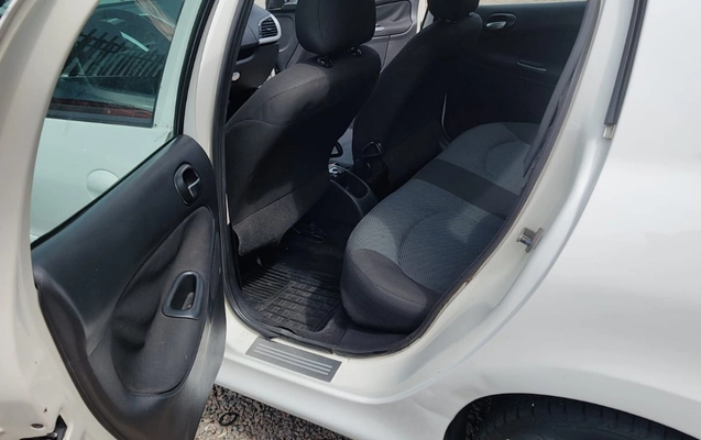 imagem-https://www.socarrao.com.br/sc-vehicle-images-prod/3522482/1788022831886-V2hhdHNBcHAgSW1hZ2UgMjAyNi0wOC0yOSBhdCAxMi4wNy41NyAoMykuanBlZw.jpeg