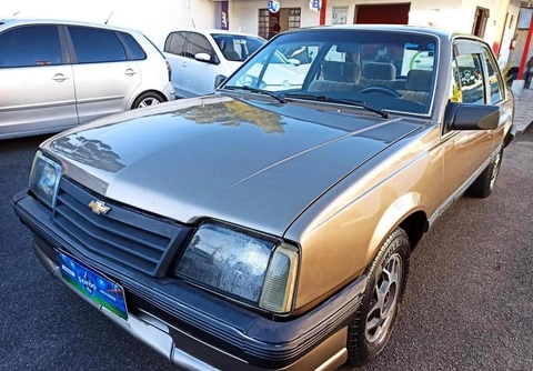 Chevrolet Monza Classic/ SL/e/SR 1.8 1987 Marrom — foto 1 de 3