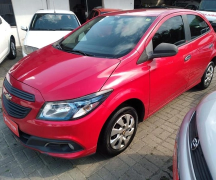 Chevrolet Onix 2015 Vermelho — foto 1 de 3