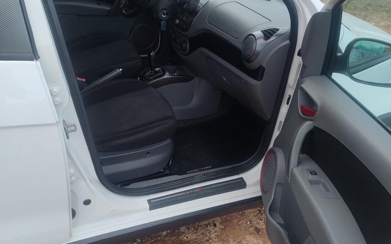 imagem-https://www.socarrao.com.br/sc-vehicle-images-prod/3524117/1788038929426-SU1HXzIwMjYwODA2XzA3MTgzMTYxMy5qcGc.jpg