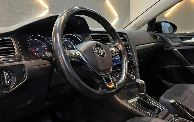 imagem-https://www.socarrao.com.br/sc-vehicle-images-prod/35247/1789475737700-7332943_8_B_b3d88dbcd7.jpeg