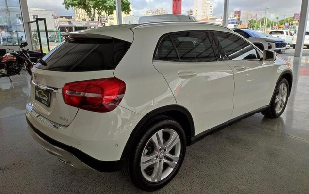 imagem-https://www.socarrao.com.br/sc-vehicle-images-prod/35327/1789560170468-7722459_8_B_0a0d1ecd3f.jpeg