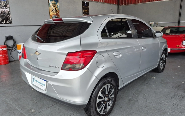 imagem-https://www.socarrao.com.br/sc-vehicle-images-prod/3533146/1788092533523-vehicle_image_1784838933_afbf0b4764158e9015095bd4947a7edb.jpeg