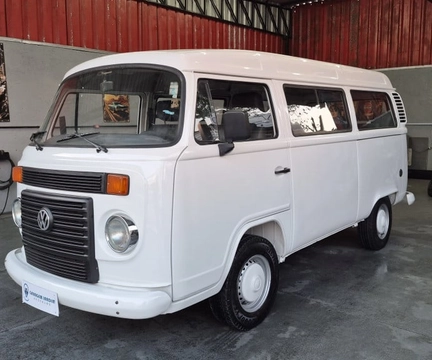Volkswagen Kombi 2010 Branco — foto 1 de 3