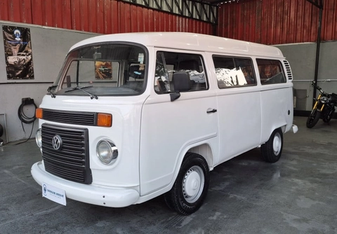 Volkswagen Kombi 2010 Branco — foto 1 de 3
