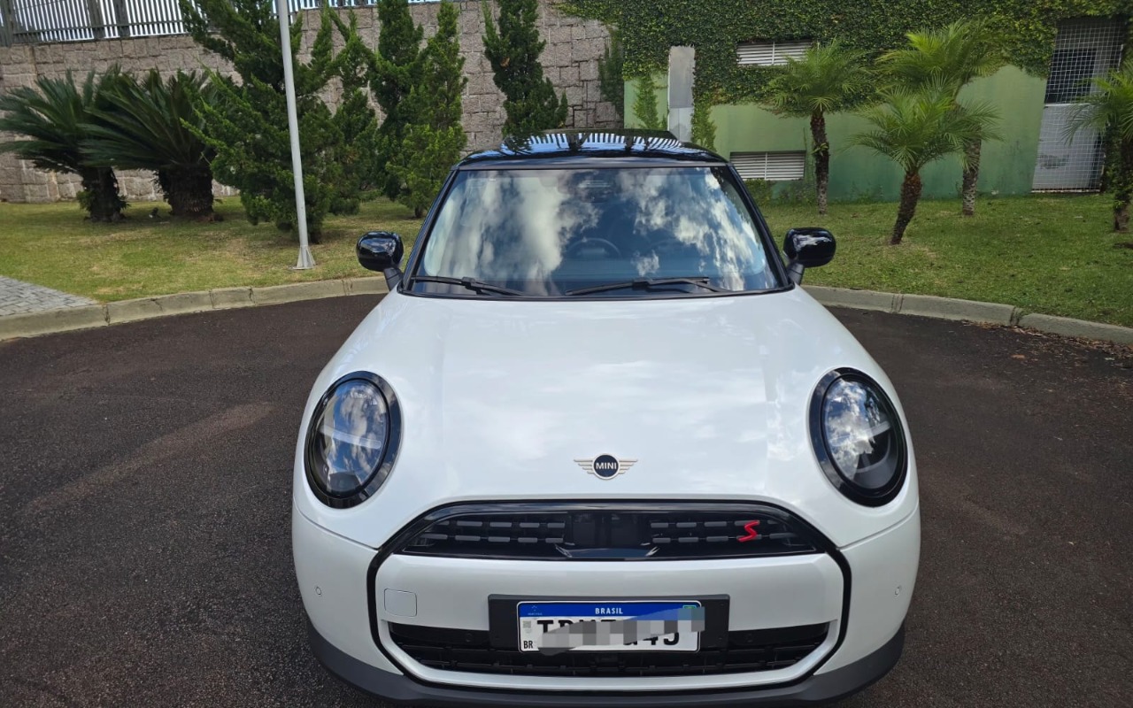 imagem-https://www.socarrao.com.br/sc-vehicle-images-prod/3533611/1788117698409-SU1HLTIwMjYwODMwLVdBMDI2OS5qcGc.jpg