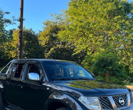 Nissan Frontier 2013 Preto — foto 1 de 3