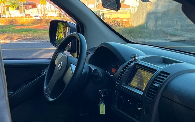 imagem-https://www.socarrao.com.br/sc-vehicle-images-prod/3533619/1788119506804-V2hhdHNBcHAgSW1hZ2UgMjAyNi0wOC0zMCBhdCAxNi40MS40MCAoMykuanBlZw.jpeg