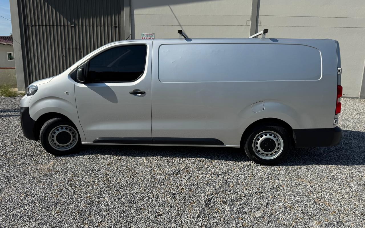 Peugeot Expert 2023 Prata — foto 1 de 3