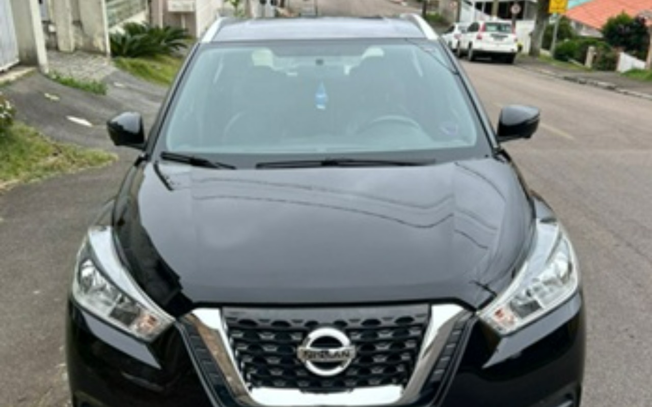 Nissan KICKS 2018 Preto — foto 1 de 3