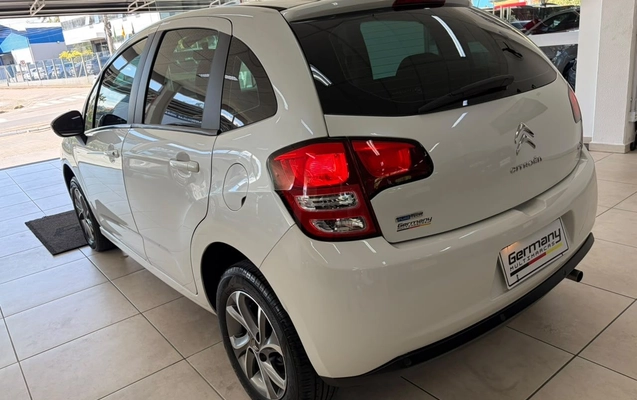 imagem-https://www.socarrao.com.br/sc-vehicle-images-prod/3541301/1789060572200-22223c2a11ff4f24b56225de1e3e3eae_1789059688995.jpg