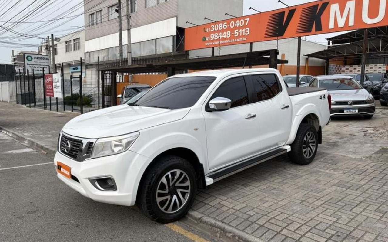 Nissan Frontier 2018 Branco — foto 1 de 3