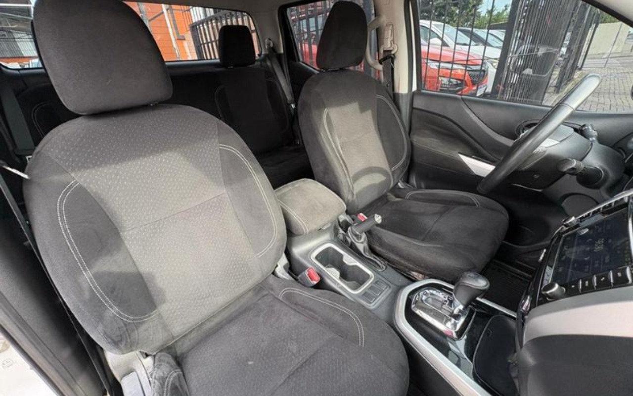 imagem-https://www.socarrao.com.br/sc-vehicle-images-prod/3542089/1788180884045-ODQzMTI5N18xM19CXzkyZmRmZjFhZjguanBlZw.jpeg