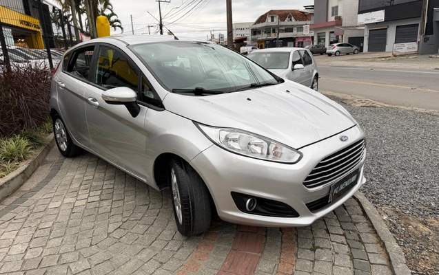 imagem-https://www.socarrao.com.br/sc-vehicle-images-prod/3542421/1788181250484-f28137a0caa74d3c8a90f5f7500f4258_1787949052405.jpg
