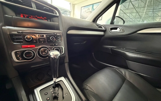 imagem-https://www.socarrao.com.br/sc-vehicle-images-prod/3543546/1789590075314-f4897a7e320341afb69b1b4ee016aa3f_1789588837518.jpg