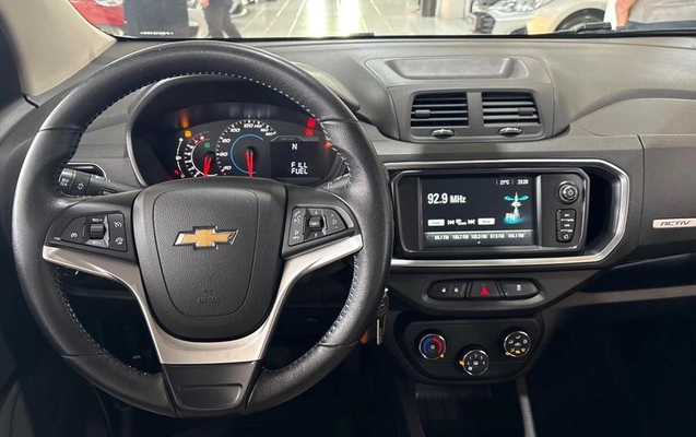 imagem-https://www.socarrao.com.br/sc-vehicle-images-prod/3543619/1789643002017-8420180_10_B_f97d72f09f.jpeg
