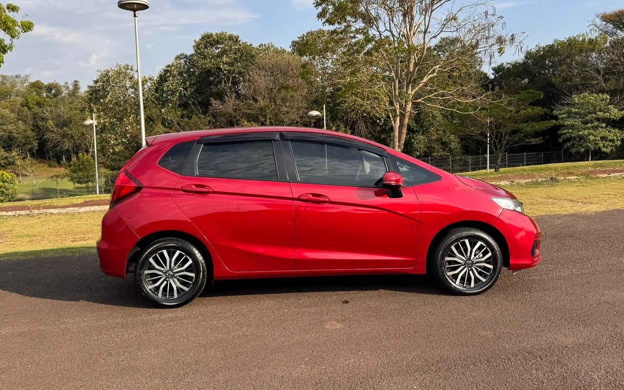 imagem-https://www.socarrao.com.br/sc-vehicle-images-prod/3543863/1788185436507-V2hhdHNBcHAgSW1hZ2UgMjAyNi0wOC0zMSBhdCAxMC41Ni40OCAoMikuanBlZw.jpeg