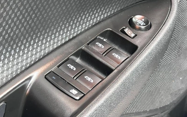 imagem-https://www.socarrao.com.br/sc-vehicle-images-prod/3543981/1788185734760-ODQyMjgzMV8yX0JfZjg2MmYwODE2YS5qcGVn.jpeg