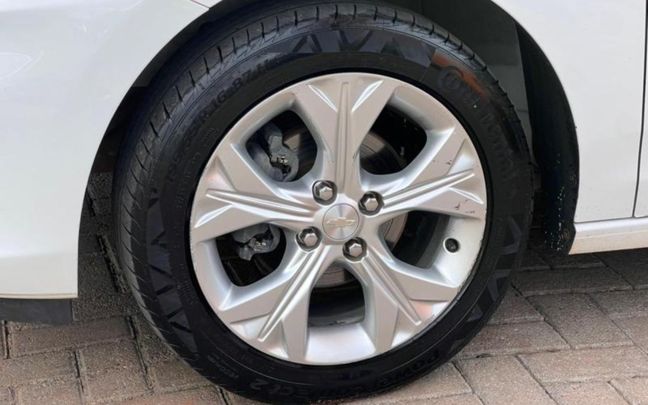 imagem-https://www.socarrao.com.br/sc-vehicle-images-prod/3543981/1788185736177-ODQyMjgzMV8xX0JfMzZmOWM1MjMyNC5qcGVn.jpeg