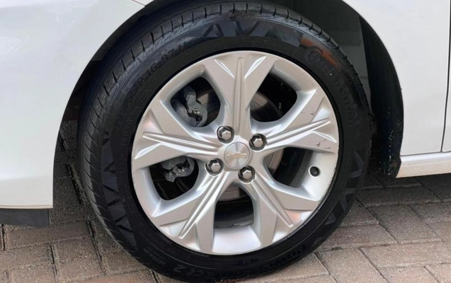 imagem-https://www.socarrao.com.br/sc-vehicle-images-prod/3543981/1788185736177-ODQyMjgzMV8xX0JfMzZmOWM1MjMyNC5qcGVn.jpeg