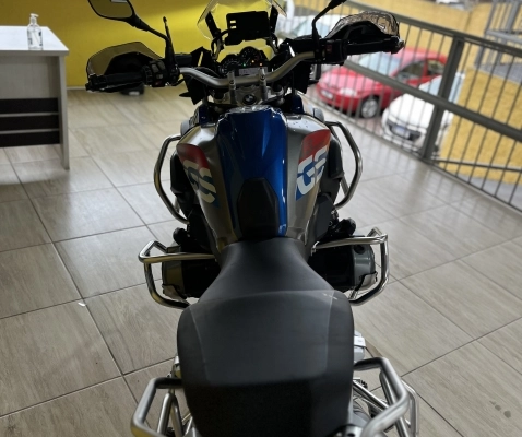 imagem-https://www.socarrao.com.br/sc-vehicle-images-prod/3544243/1788280203596-h7mSr6WSg9O5pgeYcjqz0FNrdeOBNRnY.jpg