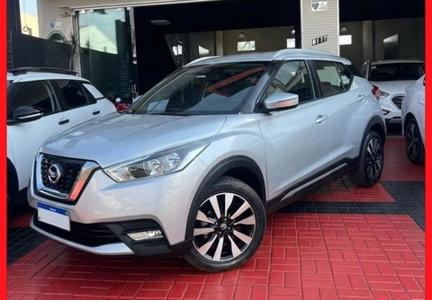 Nissan KICKS 2017 Prata — foto 1 de 3