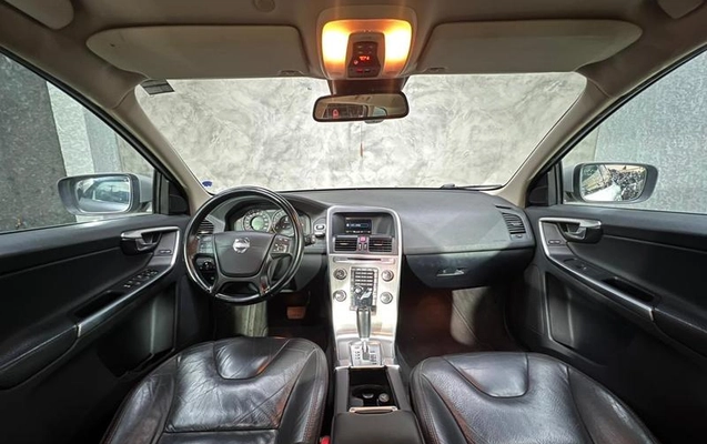 imagem-https://www.socarrao.com.br/sc-vehicle-images-prod/3544640/1788187189705-8433540_14_B_70448a288b.jpeg