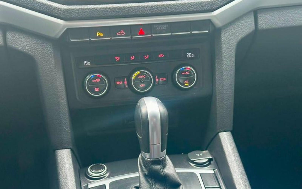 imagem-https://www.socarrao.com.br/sc-vehicle-images-prod/3544959/1788188262398-ODQzMjExOV8xM19CXzc1OTVkNTI2MWQuanBlZw.jpeg