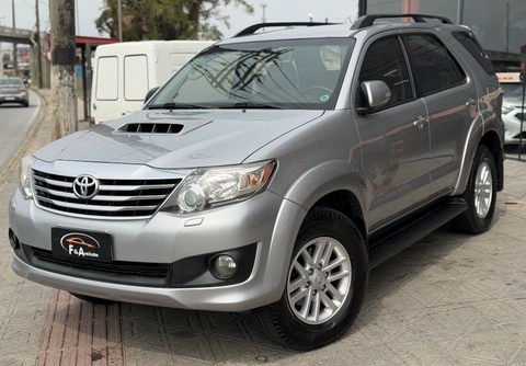 Toyota Hilux SW4 2015 Prata — foto 1 de 3