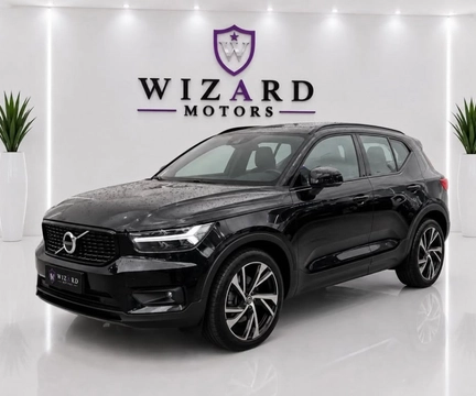 Volvo XC40 2020 Preto — foto 1 de 3