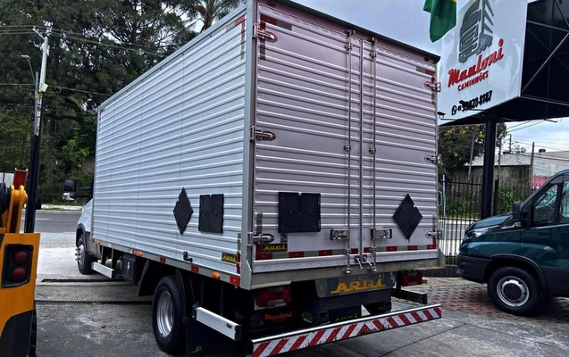 imagem-https://www.socarrao.com.br/sc-vehicle-images-prod/3545778/1790370026822-8420149_8_B_61f212e1e5.jpeg