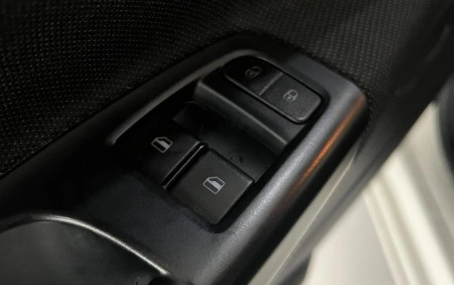 imagem-https://www.socarrao.com.br/sc-vehicle-images-prod/3546168/1789390449049-8433633_16_B_d199a10463.jpeg