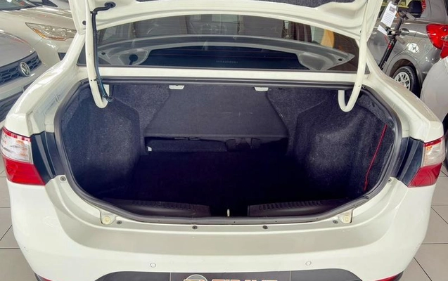 imagem-https://www.socarrao.com.br/sc-vehicle-images-prod/3546508/1789475781197-8428574_15_B_a27c8516dd.jpeg