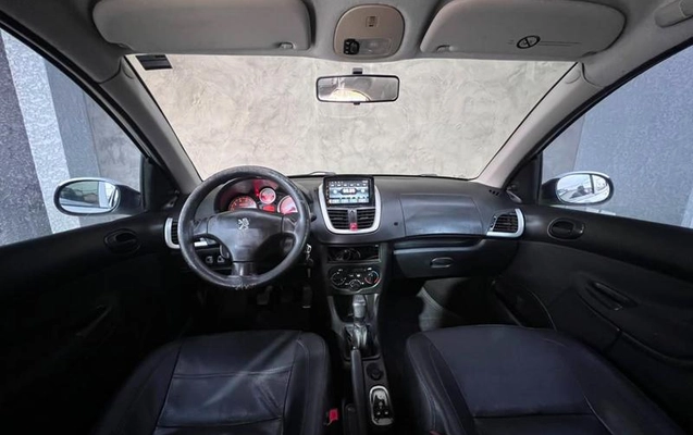 imagem-https://www.socarrao.com.br/sc-vehicle-images-prod/3546907/1788194019064-8277011_13_B_22a1d8844d.jpeg