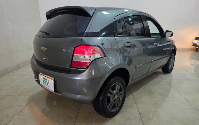 imagem-https://www.socarrao.com.br/sc-vehicle-images-prod/3547185/1788194663884-1dec2126-906b-4d47-87b8-8dbd7a4787cf.jpg
