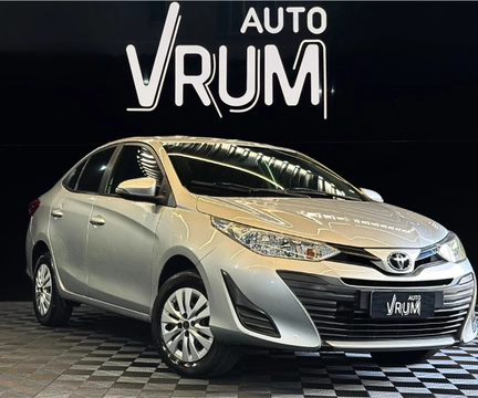 Toyota Yaris 2021 Prata — foto 1 de 3