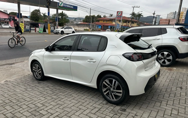 imagem-https://www.socarrao.com.br/sc-vehicle-images-prod/3547322/1788195106075-29dbd2ed-cbc2-4c9c-86ea-75c374dd74c1.jpeg