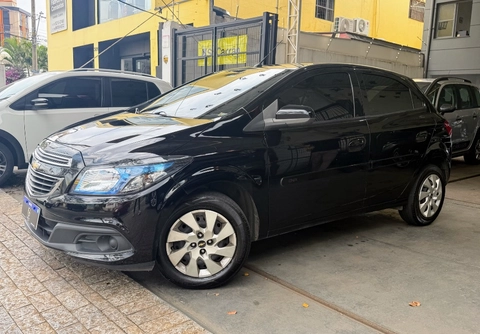 Chevrolet Onix 2015 Preto — foto 1 de 3