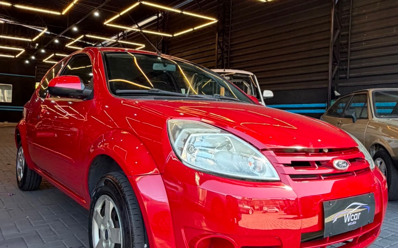 Ford Ka 1.0 TECNO 8V Flex 3p 2011 Vermelho — foto 1 de 3