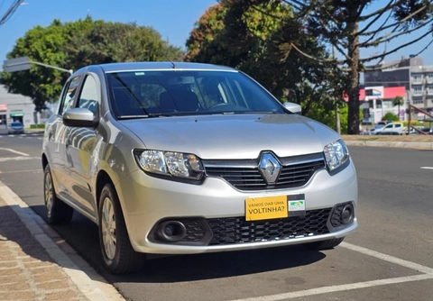 Renault Sandero 2016 Prata — foto 1 de 3