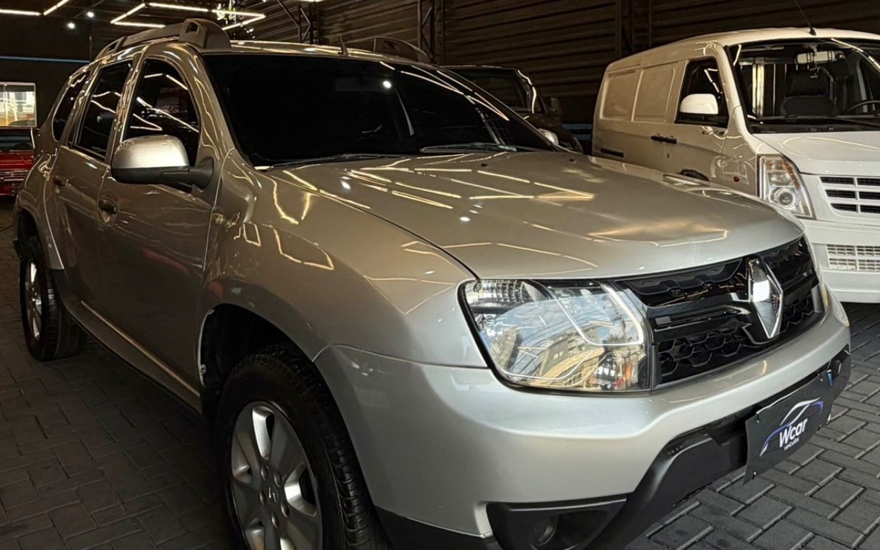 Renault Duster 2020 Prata — foto 1 de 3