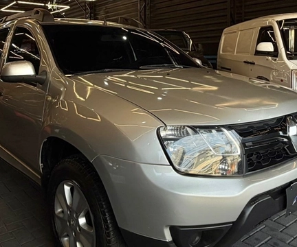 Renault Duster 2020 Prata — foto 1 de 3