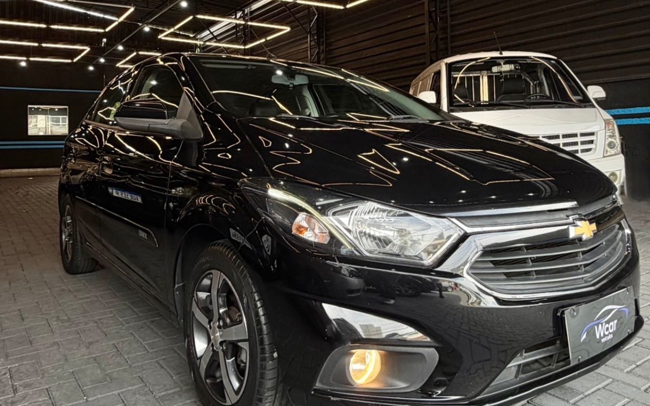 Chevrolet Onix 2018 Preto — foto 1 de 3