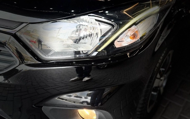 imagem-https://www.socarrao.com.br/sc-vehicle-images-prod/3548327/1788197726160-NTJkNzU3MDctN2IyNy00NmQwLWE2MWMtOTMzMjhiYTk3ZjYyLmpwZWc.jpeg
