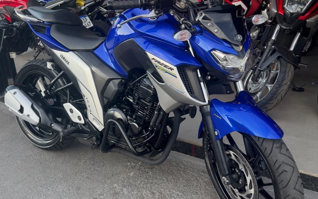 imagem-https://www.socarrao.com.br/sc-vehicle-images-prod/3548995/1788199574030-Nzg0NDI2NDIzXzE4MTIzMDc0MTE5ODQyMjQ4XzYxODA5MjcyODgyNTYyMzk2NDNfbi5qcGc.jpg