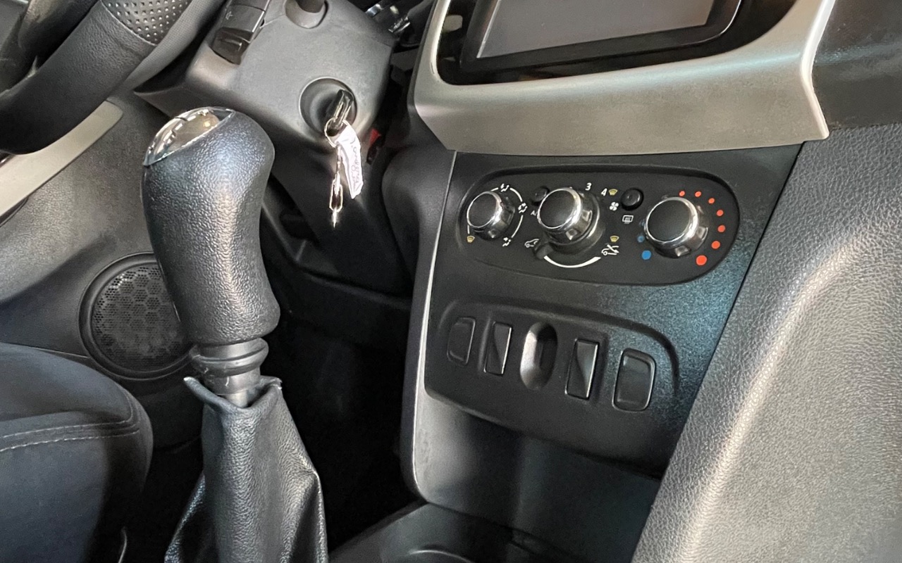 imagem-https://www.socarrao.com.br/sc-vehicle-images-prod/3549040/1788201459140-SU1HXzYwNDEuanBlZw.jpeg