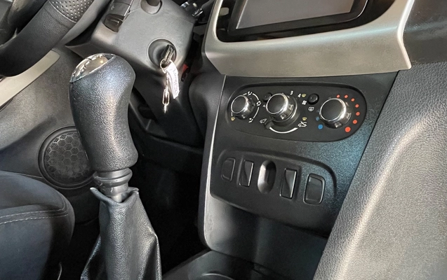 imagem-https://www.socarrao.com.br/sc-vehicle-images-prod/3549040/1788201459140-SU1HXzYwNDEuanBlZw.jpeg