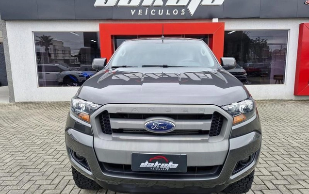 imagem-https://www.socarrao.com.br/sc-vehicle-images-prod/3550104/1789668523301-8413536_8_B_9109bd6afb.jpeg