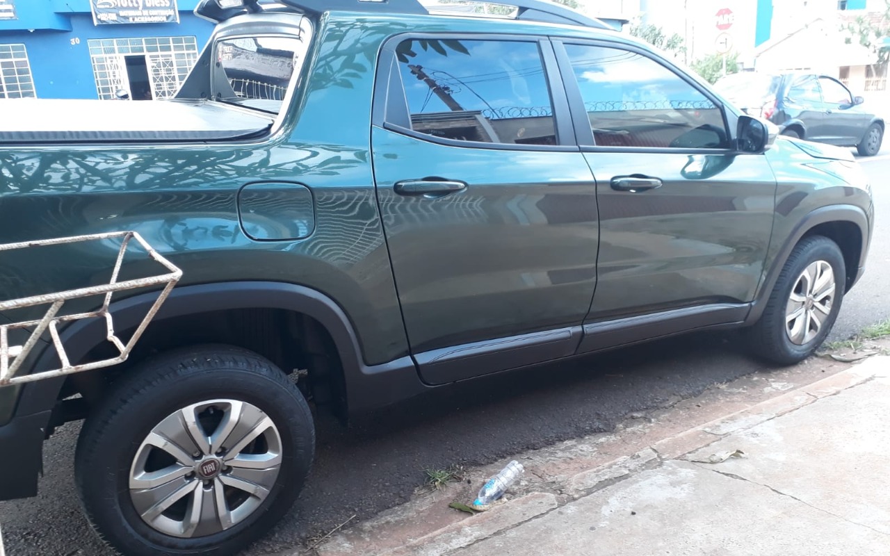 imagem-https://www.socarrao.com.br/sc-vehicle-images-prod/3550153/1788202285043-dG9ybyA4LmpwZw.jpg